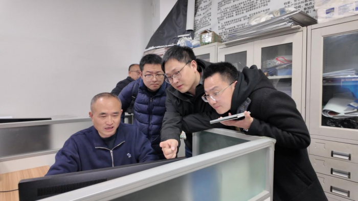 倾听客户心声，构建共赢桥梁!联合重卡用"臻心服务"跑出开工季加速度！