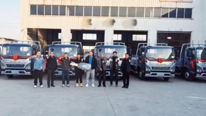 江淮1卡全国交车热潮：多城批量交付，硬核实力赋能全域物流