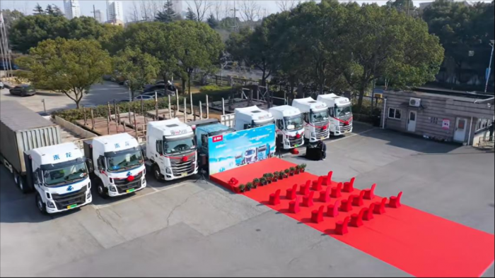 东风柳汽乘龙：油换电之后，他们这么说……