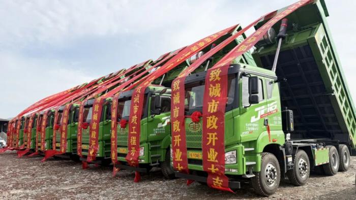 解放JH6自卸车批量交付，硬核实力赋能城市建设