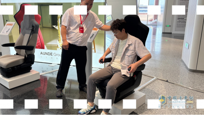 伊思灵华泰解放青汽技术展：创新座椅，共筑商用车新体验
