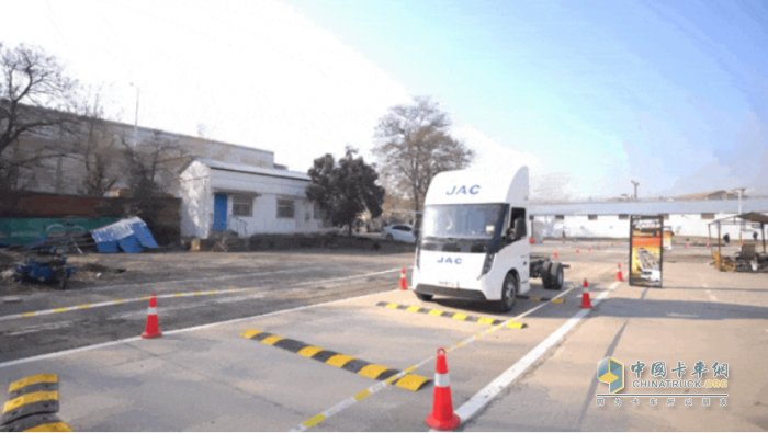 三城联动启幕！江淮 1 卡坤鹏 ET9赋能华南华东中原高效物流升级