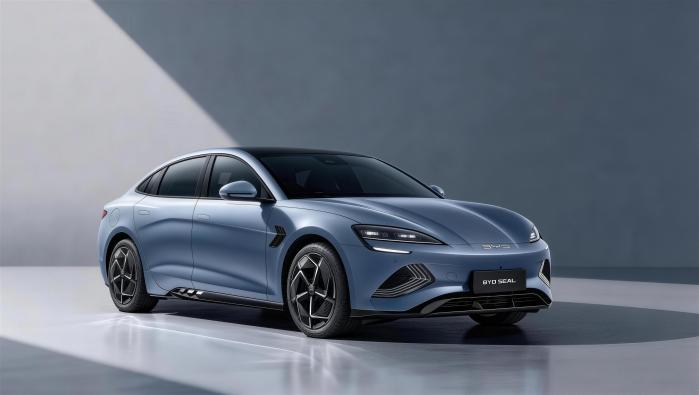 比亚迪包揽新加坡多项销量冠军，助力当地全面电动化