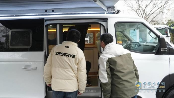 中国重汽轻型汽车专用车矩阵全擎亮相 多场景解决方案登陆随州