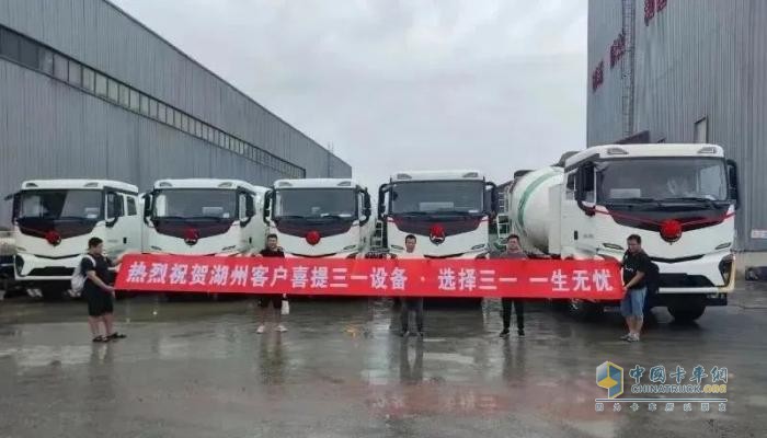 三一电动搅拌车批量交付湖州客户