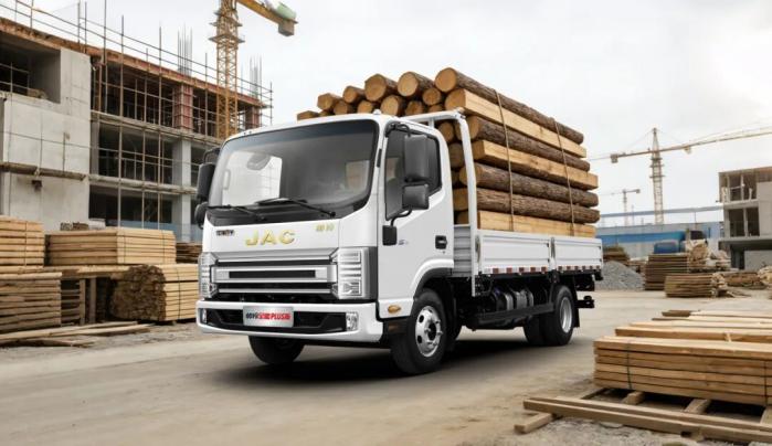 江淮帅铃S6全能PLUS版：适配酒水五金粮油运输，安心跑全程！