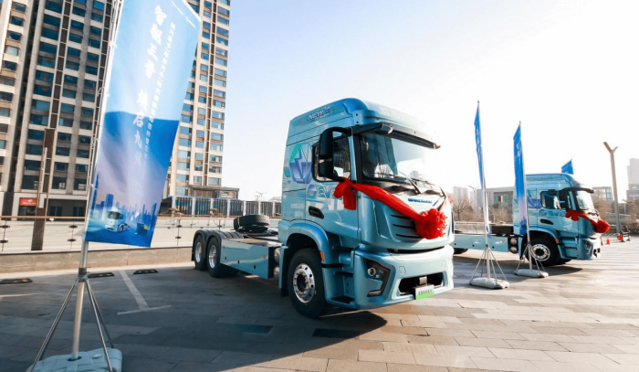 底置换电重卡生态再升级 犀重汽车与陕汽重卡、时代骐骥达成战略签约