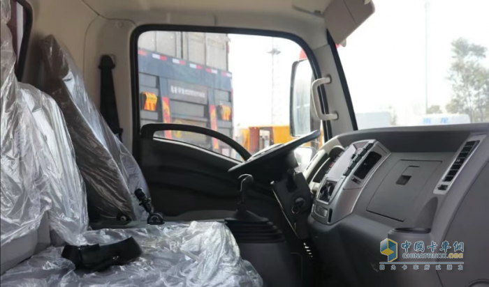 乘龙L2自卸车：复杂路况“稳如老司机”，高效运输新选择，合规多拉更省心！