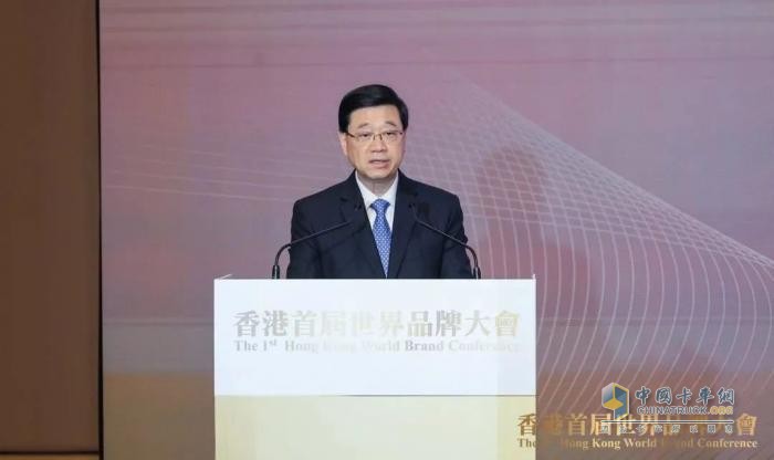香港首届世界品牌大会，徐工荣膺中国品牌国际化标杆！