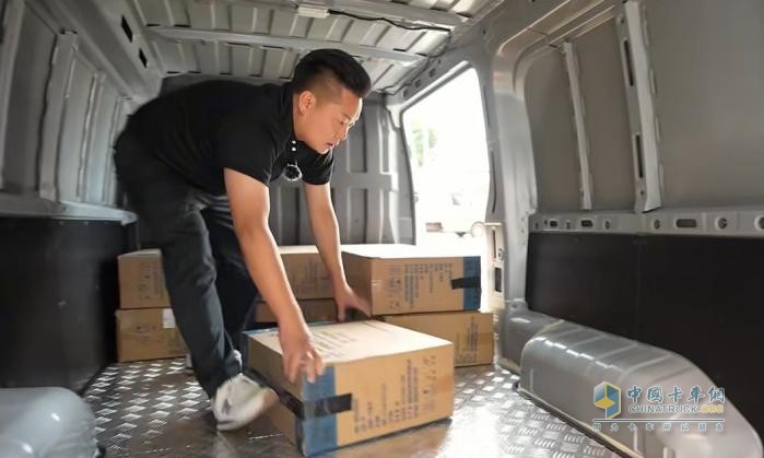 “运满四方”，VAN物畅达 东风睿立达VAN家族漫游中国，实力尽显