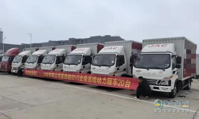 江淮1卡10月交车图鉴:多城批量交付,硬核实力赢得用户认可