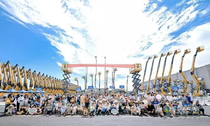 “未来工程师”哪里启航？答案就在：徐工研学之旅！