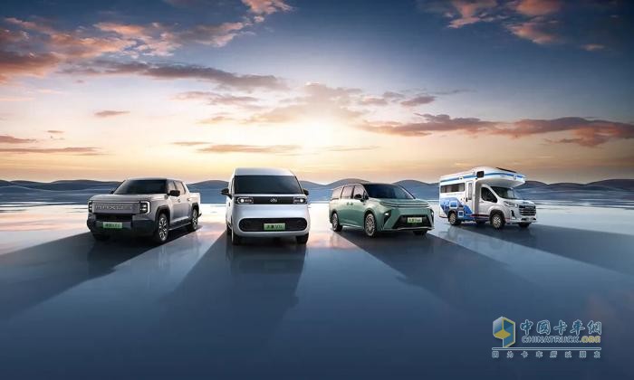 焕新领航！大通“众辉标”锚定全球轻商，无人客货车+宁德时代合作构建创富生态