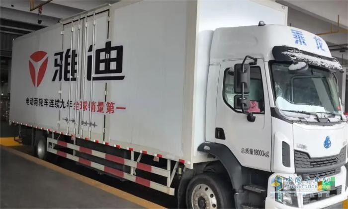 强强联合！东风柳汽与雅迪战略签约 绘就新能源物流新蓝图