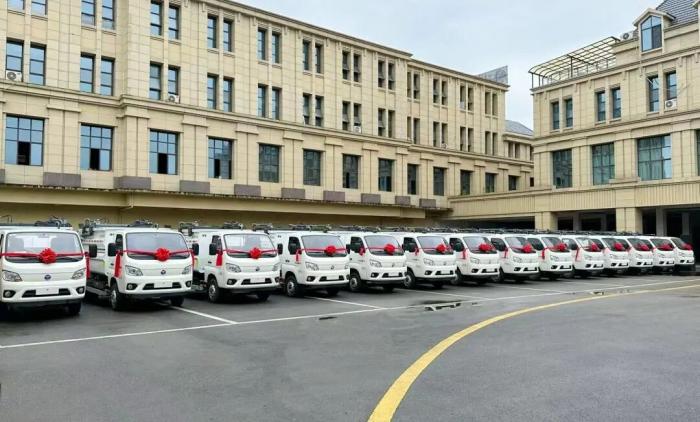 福田普罗科33台纯电动环卫车交付广安，助力城市绿色升级