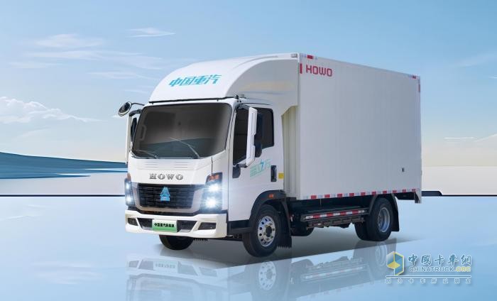 HOWO新能源冷藏车：让每一口冷饮，从工厂到冰柜始终“冰爽十足”