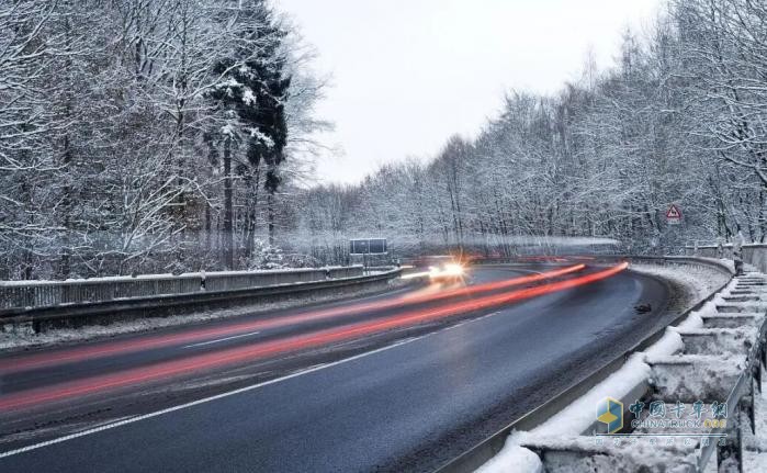 冬季危化品运输行车，预判昼夜行车风险，提高安全驾驶性！