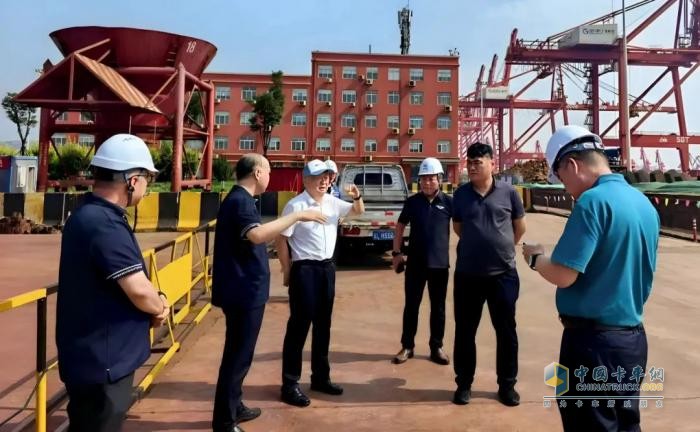 五征集团与日照港集团深化合作助力港口环境升级