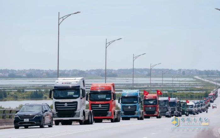 国内、出口重卡销量双第一！中国重汽这份成绩单“可复制”吗？