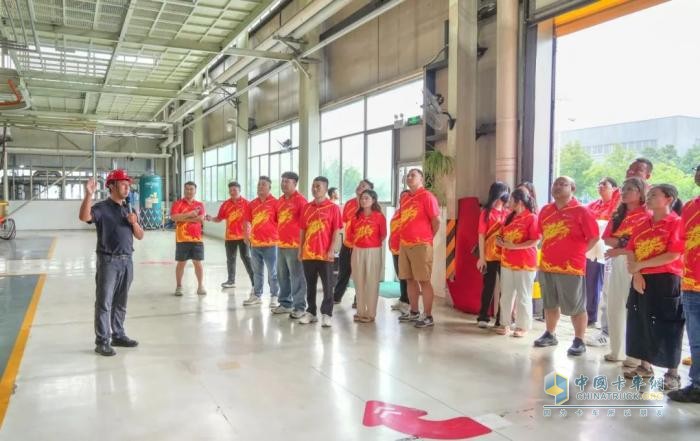 郑州有方货运公司走进飞碟汽车，体验智造科技魅力