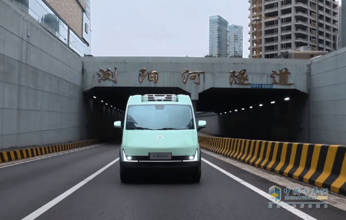 打卡长沙新体验—开卡文乐福9方冷藏车，做“甜意摆渡人”