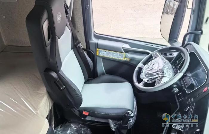 解放J7领航版：以科技赋能，重塑长途运输新体验