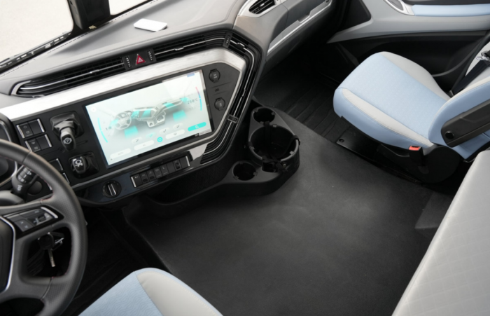 解放J6 Pro 6SV3 LNG牵引车：干线创富实力全程在线