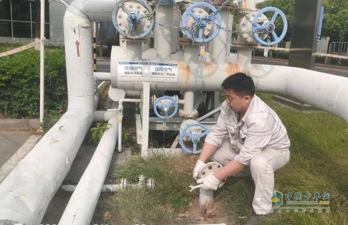 解放动力总成事业部员工“五一”坚守显担当