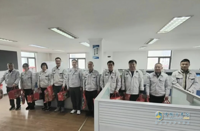 解放动力：新春慰问送温情，浓浓关怀暖一线！