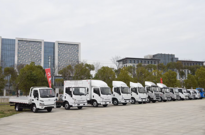 上汽跃进智电新品重磅亮相 绿色智慧物流生态全面提速