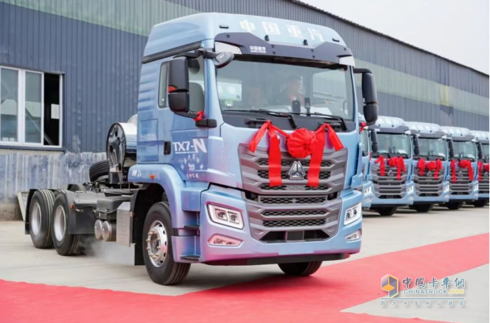 60台中国重汽豪沃TX燃气车盛大交付，领跑2026新征程