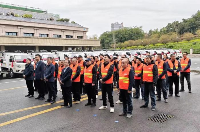 福田普罗科33台纯电动环卫车交付广安，助力城市绿色升级