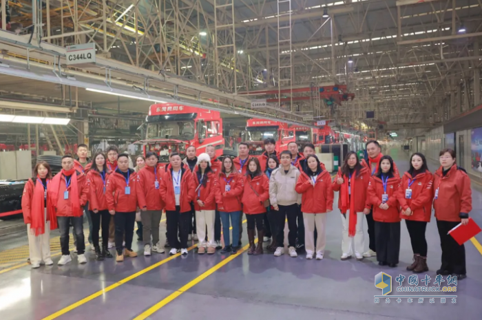 东风康明斯：天龙哥十年之约温暖启程