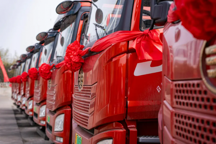 解放JH6新能源重载自卸车批量交付