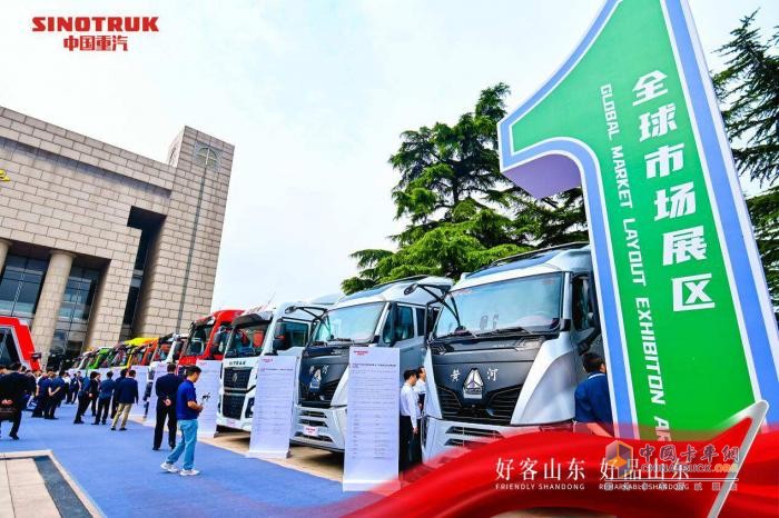 中国重汽8月重卡销量超2万辆 行业霸主开启百年新征程