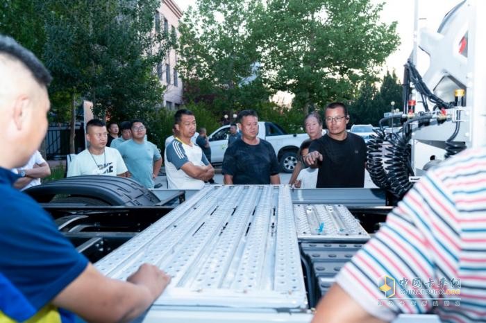 东风快递 速递价值 东风商用车快递牵引车全国品鉴活动首站潍坊启幕