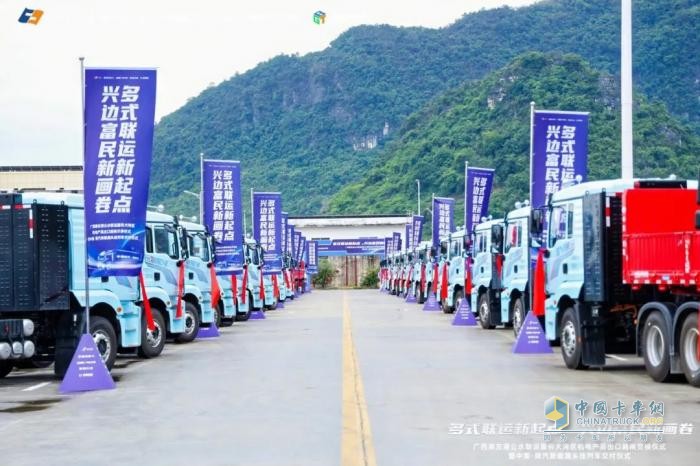 陕汽新能源头挂列车批量交付大客户，驱动绿色物流与区域经济深度融合