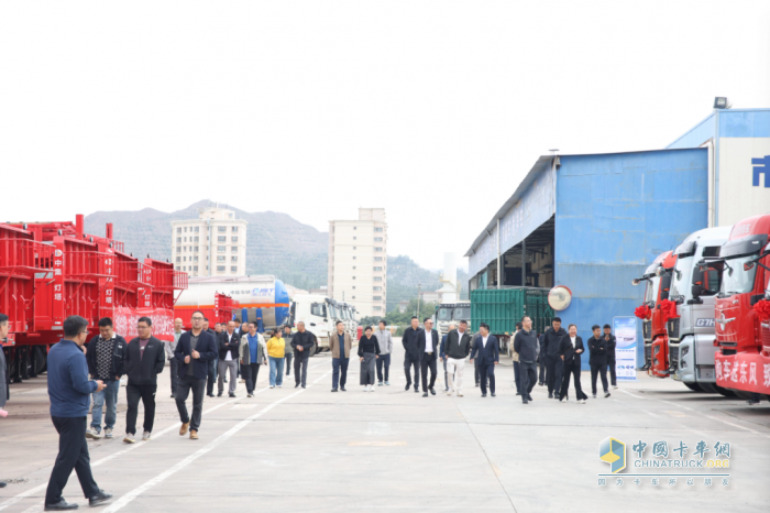 中集车辆白银交付服务中心与生产性服务白银基地开业，构建半挂车全价值链生态