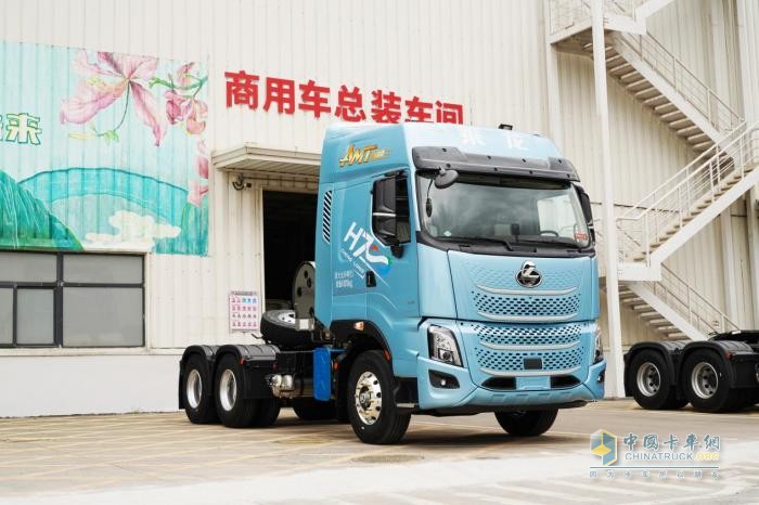 乘龙H7Pro创赢版LNG牵引车 干线运输创富先行者