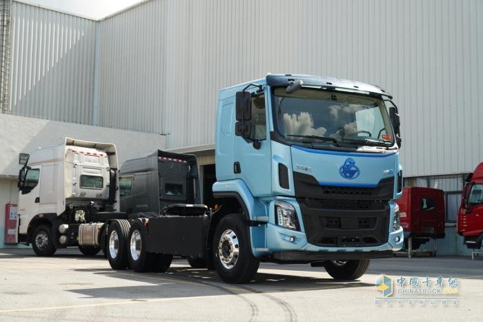 东风柳汽,乘龙H5超轻版,纯电牵引车