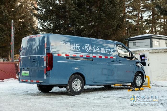 向寒区物流痛点亮剑！央视权威见证 东风睿立达极寒实测，铸就运营“热实力”