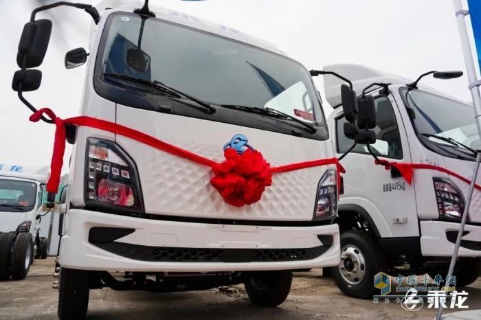 以可靠产品力赢得信赖：53台乘龙翼威2交付浙江大客户