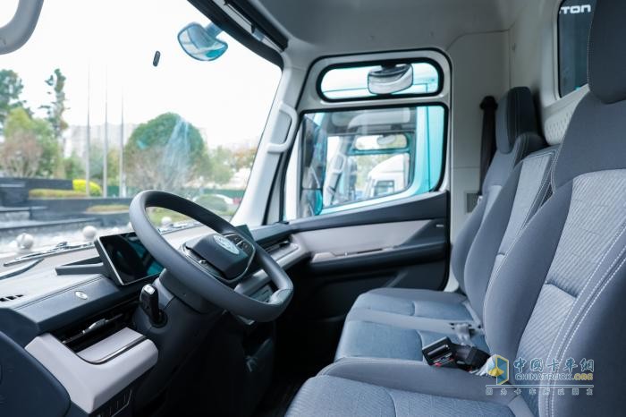 欧马可Z福建震撼上市：智领沿海冷链物流，实力护航八闽“争鲜”