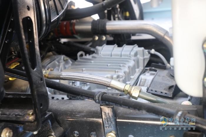 陕汽X6000 臻选版：高端新质性价比的物流新解