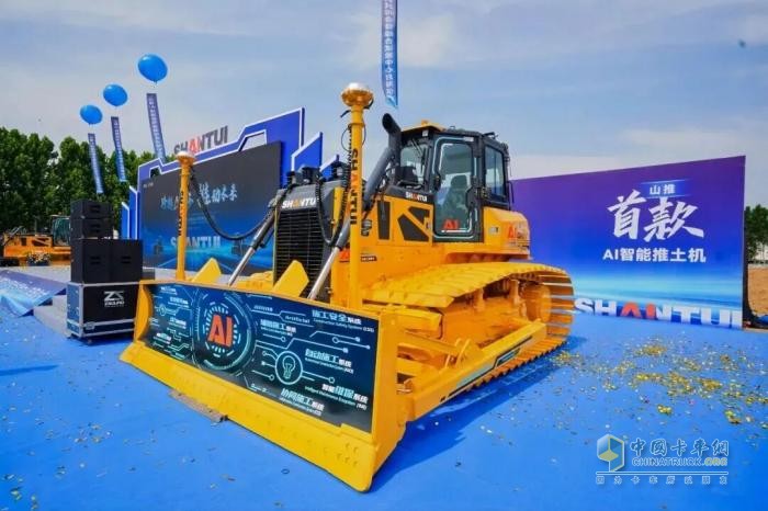 山东重工锚定发展新航向 笃行实干开新局