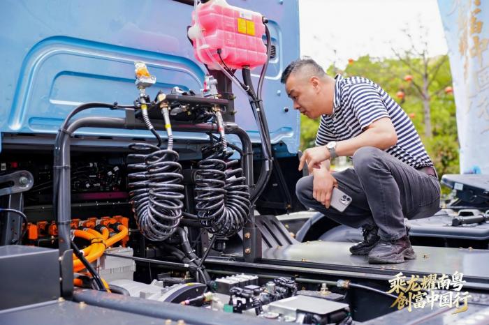 现场订车106台！乘龙翼威5纯电牵引车佛山重磅上市