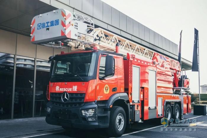 梅赛德斯-奔驰卡车与徐工消防携手引领未来  深化消防车领域产品创新