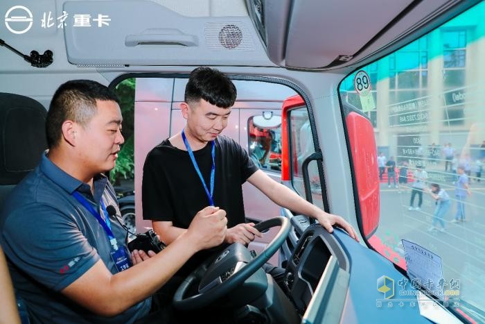 比同类车型多2年保修，北京重卡的底气是什么？