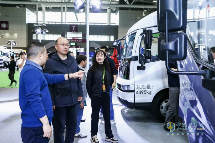 双轮驱动，绿色物流 比亚迪亮相深圳国际商用车生态博览会