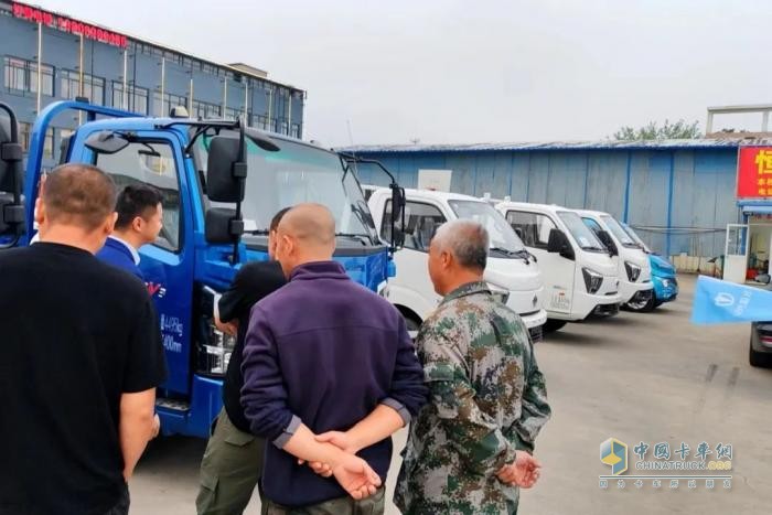 飞碟汽车燃油车4月推介会火爆全国 遍地开花！